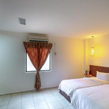 Malacca Newbridge Hotel מראה חיצוני תמונה