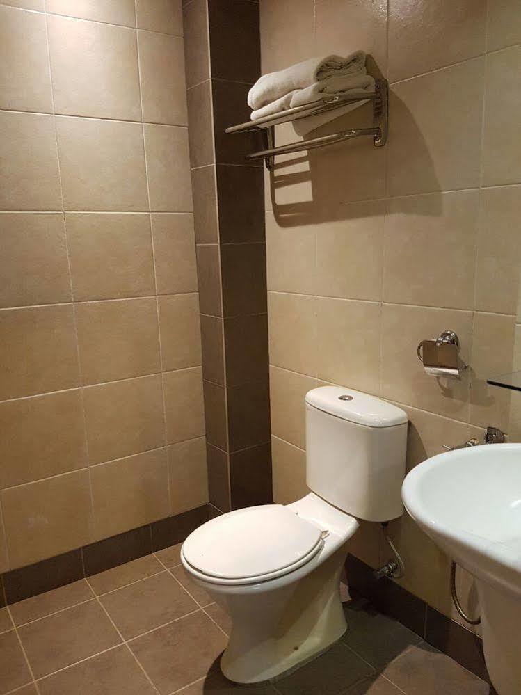 Malacca Newbridge Hotel מראה חיצוני תמונה